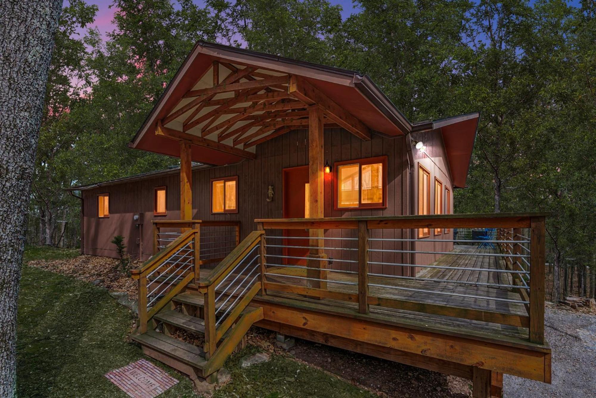 Chalet W Hot Tub, Large Deck, Grill, & Fast Wifi Berkeley Springs Luaran gambar