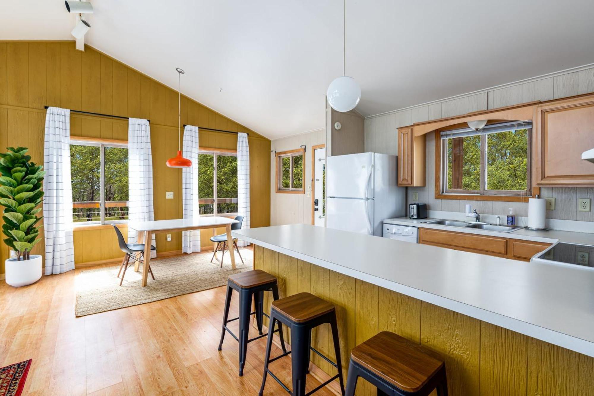 Chalet W Hot Tub, Large Deck, Grill, & Fast Wifi Berkeley Springs Luaran gambar